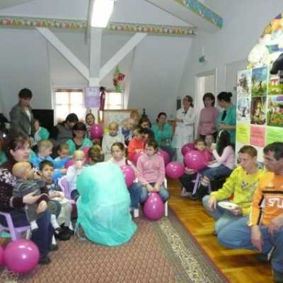 Karácsonyi ünnepség DE OEC gyermekhematológián - adó, 1%, alapítvány, támogatás