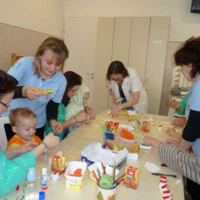 Kézműves foglalkozás az új hematológián - adó, 1%, alapítvány, támogatás