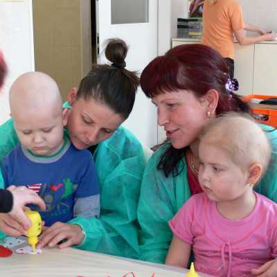 Kézműves foglalkozás Debrecenben a Gyermek Hematológián - alapítvány, adó 1%, támogatás