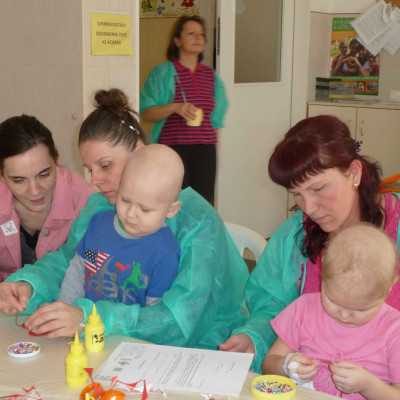 Kézműves foglalkozás Debrecenben a Gyermek Hematológián - alapítvány, adó 1%, támogatás