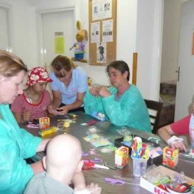 Kézműves foglalkozással színesítettük ismét a kórházi napokat! - adó, 1%, alapítvány, támogatás