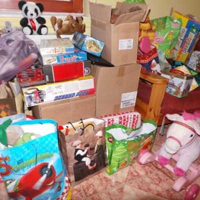 Érkeznek a „cipős doboznyi szeretet” ajándékai és a csokoládék 2015 - alapítvány, adó 1%, támogatás