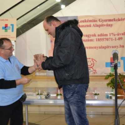 Megemlékezés mécsesgyújtással a leukémiás és daganatos beteg gyermekekért - adó, 1%, alapítvány, támogatás