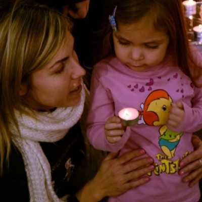 Megemlékezés mécsesgyújtással a leukémiás és daganatos beteg gyermekekért - adó, 1%, alapítvány, támogatás