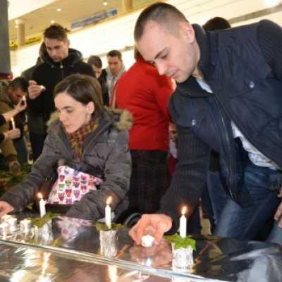 Megemlékezés mécsesgyújtással a leukémiás és daganatos beteg gyermekekért - adó, 1%, alapítvány, támogatás