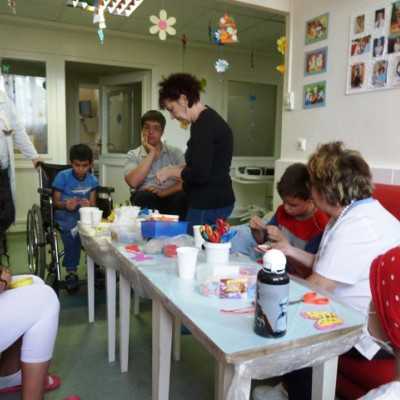 Miskolcon kézműves foglalkozást tartottunk a beteg gyermekeknek - alapítvány, adó 1%, támogatás