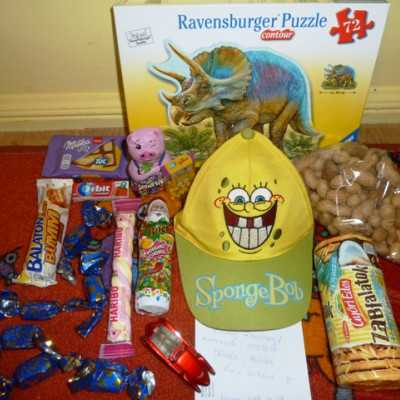 Érkeznek a „cipősdoboznyi szeretet” ajándékai és a csokoládék 2016 - alapítvány, adó 1%, támogatás