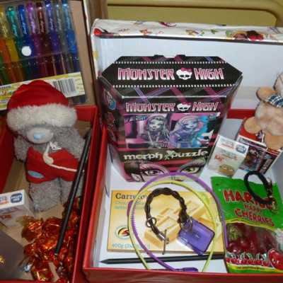 Érkeznek a „cipős doboznyi szeretet” ajándékai és a csokoládék 2015 - alapítvány, adó 1%, támogatás