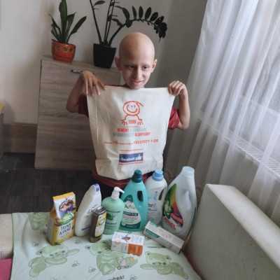 Tisztítószer csomag és új farmernadrágok átadása 20 családnak! - alapítvány, adó 1%, támogatás