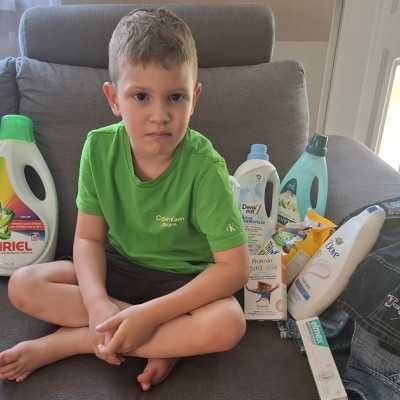 Tisztítószer csomag és új farmernadrágok átadása 20 családnak! - alapítvány, adó 1%, támogatás