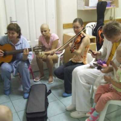 Onkológiai Koncertek a DE OEC Gyermekgyógyázait Intézetének gyermekhematológiáján (2007-2008) - adó, 1%, alapítvány, támogatás