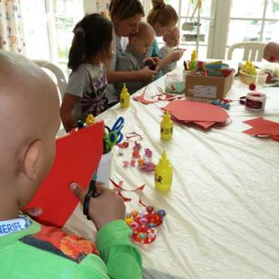 Piros szívecskéket készítettünk a beteg gyermekekkel - alapítvány, adó 1%, támogatás