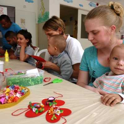 Piros szívecskéket készítettünk a beteg gyermekekkel - alapítvány, adó 1%, támogatás