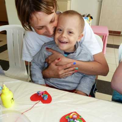 Piros szívecskéket készítettünk a beteg gyermekekkel - alapítvány, adó 1%, támogatás