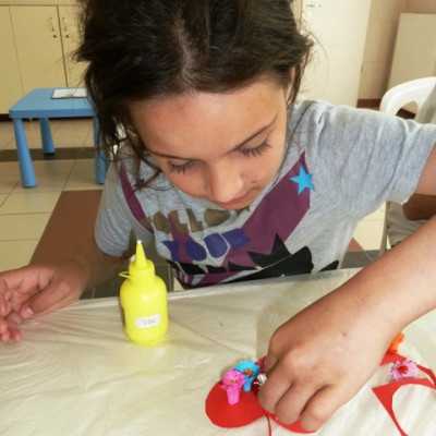 Piros szívecskéket készítettünk a beteg gyermekekkel - alapítvány, adó 1%, támogatás