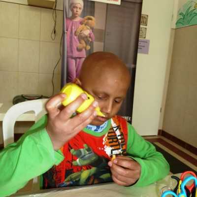 Piros szívecskéket készítettünk a beteg gyermekekkel - alapítvány, adó 1%, támogatás