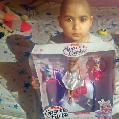 Karácsonyra szánt ajándékok megérkeztek a daganattal küzdő gyermekek számára - alapítvány, adó 1%, támogatás