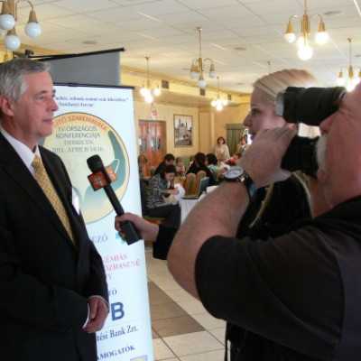 Segítõ Szakemberek IV. Országos Konferenciája - adó, 1%, alapítvány, támogatás