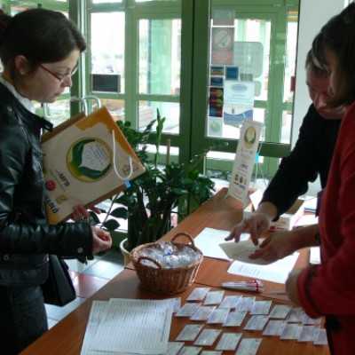 Segítõ Szakemberek IV. Országos Konferenciája - adó, 1%, alapítvány, támogatás