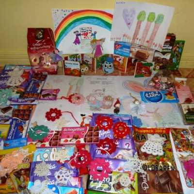 Érkeznek a „cipősdoboznyi szeretet” ajándékai és a csokoládék 2016 - alapítvány, adó 1%, támogatás