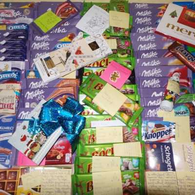 Érkeznek a „cipős doboznyi szeretet” ajándékai és a csokoládék 2015 - alapítvány, adó 1%, támogatás