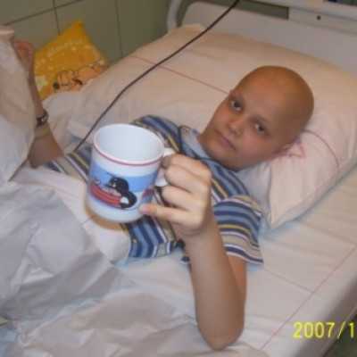 Zsolnay-kerámiák átadása a PTE gyermekhematológiáján - adó, 1%, alapítvány, támogatás