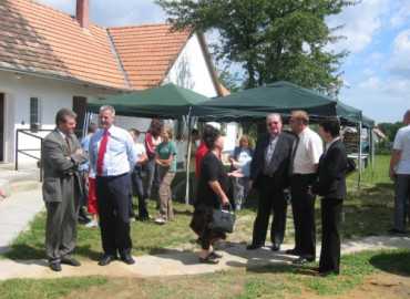 Apartmanátadás a bakonyszücsi Daganatos Gyermekek Lelki Rehabilitációs Otthonában