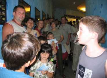 Debrecenben kezelt gyermekek kirándulása a Tropicariumban