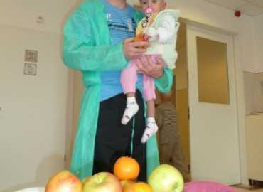 Gyümölcs adománnyal támogatta alapítványunkat a Debrecen Pláza!