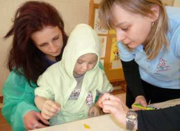 Kézműves foglalkozás az új hematológián