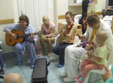 Onkológiai Koncertek a DE OEC Gyermekgyógyázait Intézetének gyermekhematológiáján (2007-2008)