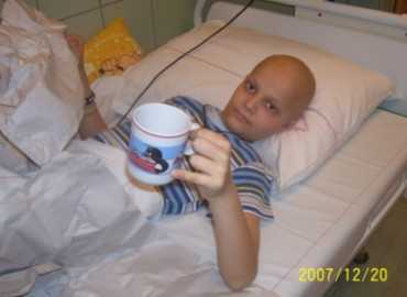 Zsolnay-kerámiák átadása a PTE gyermekhematológiáján