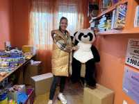 A 4 éves Isabella legkedvesebb játékait hozta el az édesanyja!